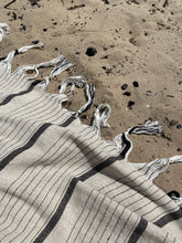 Afbeelding in Gallery-weergave laden, Katoenen XL peshtemal - last two of this stock!