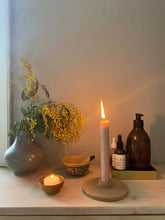 Afbeelding in Gallery-weergave laden, terracotta kandelaar