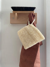 Afbeelding in Gallery-weergave laden, XL loofah spons - voor het lichaam of de schoonmaak