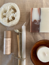Afbeelding in Gallery-weergave laden, giftbox ⋯ Take care
