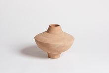 Afbeelding in Gallery-weergave laden, Terracotta vaas
