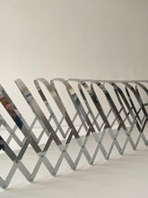 Afbeelding in Gallery-weergave laden, Second life | platenrek / magazine rack

