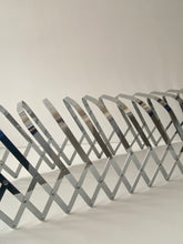 Afbeelding in Gallery-weergave laden, Second life | platenrek / magazine rack
